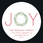 Adesivo Elegante Joy Wreath Christmas Return Address<br><div class="desc">Vinheta de férias elegante com "JOY" com as letras "J" e "Y" em uma fonte vermelha sans serif e uma aquarela pintada de verde como letra "O". Abaixo está uma modelo para seu endereço de retorno. Estes adesivos fazem selos de envelopes de excelente para os seus cartões de Natal. Elementos...</div>