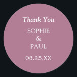 Adesivo Elegante Mauve Wedding Obrigado Sticker<br><div class="desc">Este elegante adesivo "Obrigado" é fácil de personalizar com os nomes do casal e a data do casamento, usando o modelo de personalização online antes de fazer pedidos. O texto "Obrigado" para o título também é fácil de personalizar online antes de fazer pedidos, caso você queira mudá-lo para outra redação....</div>