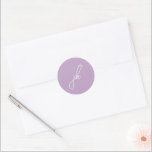 Adesivo Elegante Monograma de Casamento em Letra Lilás<br><div class="desc">Adesivos de casamento elegantes com um design clássico com seu monograma em uma fonte cursiva.</div>