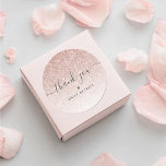 Adesivo Elegante Rosa Dourada Glitter Obrigado<br><div class="desc">Esses adesivos,  com brilho rosa dourado falso e texto de letra elegante,  são a maneira perfeita de dizer obrigado. Excelente para chás de panela,  aniversários ou sua pequena empresa,  edite facilmente o texto personalizável usando o "personalize este modelo".</div>