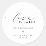 Adesivo Ellesmere Love É Um Bonito Favor De Casamento<br><div class="desc">Estes adesivos de favoritos de casamento apresentam um design minimalista e um título de caligrafia. Personalize as bolsas com seus nomes e data, o cabeçalho do script não é editável. Esses adesivos de favor podem ser usados para casamentos, chás de panela, chás de fraldas, aniversários ou qualquer outro evento. Para...</div>