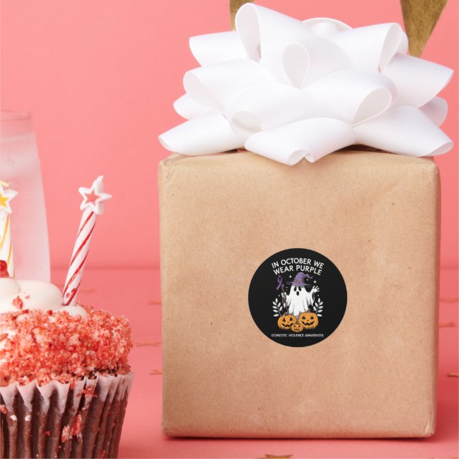 Adesivo Em outubro, Vestimos Fantasma da Violência Domésti (Festa)