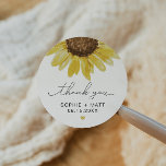 Adesivo EMMA Rustic Watercolor Sunflower Obrigado Favor C<br><div class="desc">Este obrigado que você prefere, apresenta um solteiro de girassol rústico e girassol giro e letra manuscrita com um coração amarelo mostarda. Edite facilmente todos os textos para atender às necessidades do seu evento. Este adesivo de presentes faz a adição perfeita ao seu celeiro ou país cair no casamento ou...</div>