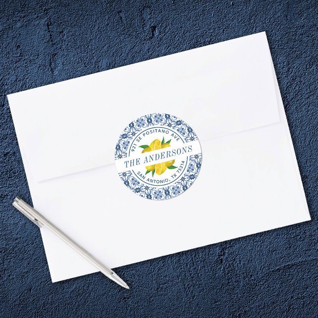 Adesivo Endereço de devolução de casamento do Azulejo azul (Elegant round Mediterranean lemon wedding address labels)