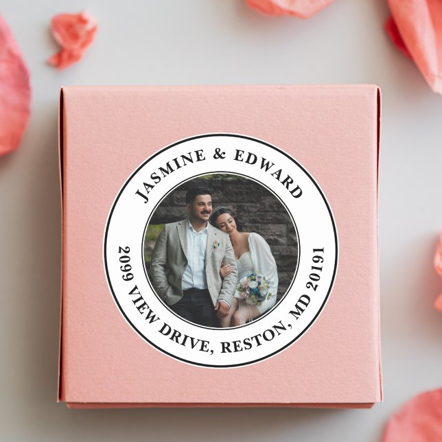 Adesivo Endereço de Devolução Moderno com Foto de Casament (Modern photo return address stickers add a stylish personal touch to wedding mail.)