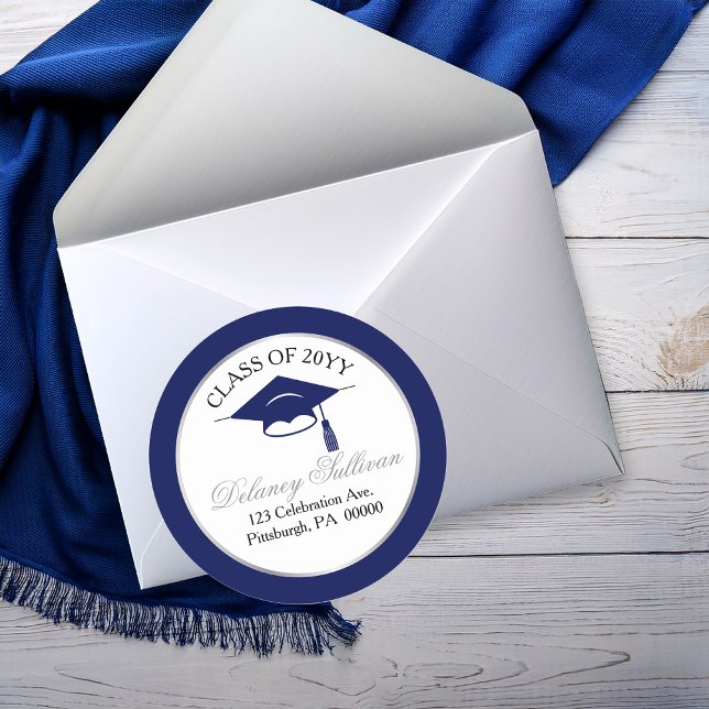 Adesivo Endereço de Retorno de Formatura da Faculdade Azul (Elegant Blue and Silver Tone  College | University Graduation Return Address Classic Round Sticker)