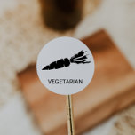 Adesivo Escolha de Refeições de Casamento Vegetariano<br><div class="desc">Esses adesivos de seleção de refeições de casamento vegetarianos são perfeitos para um casamento rústico. O design apresenta um ícone de cenoura com o nome do prato listado abaixo (opcional). Coloque-os na frente ou atrás dos seus convidados e coloque cartões para que eles recebam a refeição correta na sua recepção....</div>