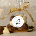 Adesivo Escrita Negra e Branca Relaxa com Casamento de Amo<br><div class="desc">O adesivo de favores de casamento com as palavras "com amor" em uma escrita cursiva relaxada a preto contra um fundo branco. Personalize-o substituindo o texto do marcador de posição. Para obter mais opções, como alterar a fonte e seu tamanho/cor, expanda a curva/contrato ou o espaçamento entre letras, clique no...</div>
