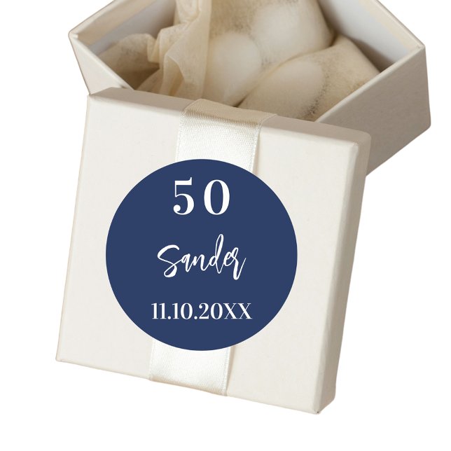 Adesivo Escrito branco azul-escuro de aniversário minimali (Criador carregado)