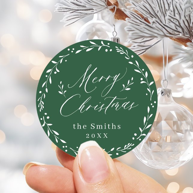 Adesivo Escrito Verde Moderno Presente de Natal Feliz (Green Modern script Merry Christmas Holiday Gift Classic Round Sticker)