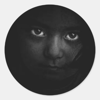 Adesivo Escuro, assustador, belo rosto e olhos