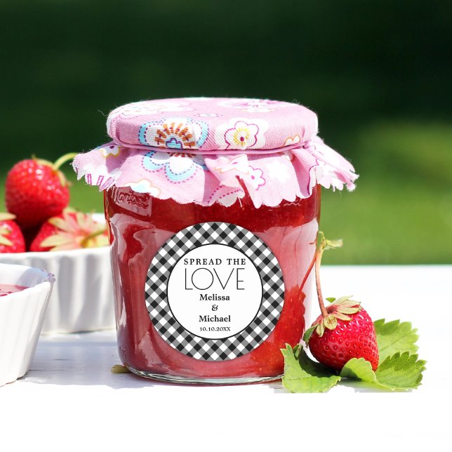 Adesivo Espalhe O Favor Do Casamento De Gingham Preto Com  (Spread The Love Black White Gingham Wedding Favor Classic Round Sticker Jam favor stickers)