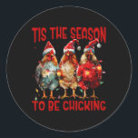 Adesivo Esta É A Época De Chicken Santa Hat Xm<br><div class="desc">Esta É A Época De Chicken Santa Hat Luzes De Natal</div>