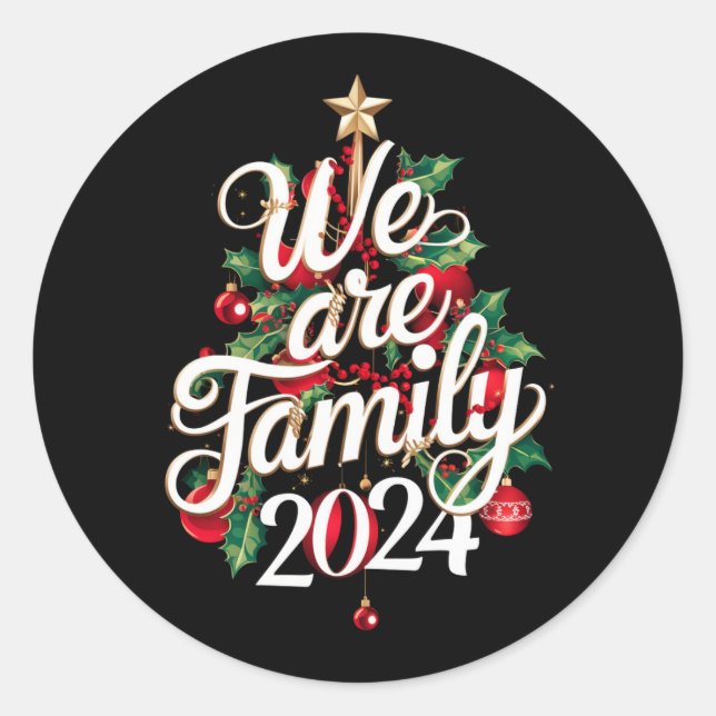 Adesivo Estamos no Natal da Família 2024 Matando Pajama (Frente)