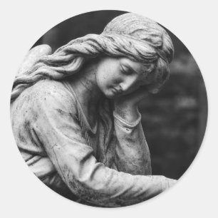 Adesivo Estátua de anjo preto e branco em um cemitério