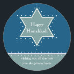 Adesivo Estrelo de Mensagens de Presente de David Hanukkah<br><div class="desc">Melhor Prêmio de hoje - 7 de outubro de 2010 Uma Estrela de David esboçada por pontos brancos serve como quadro para sua mensagem pessoal de feriado. Que adesivo de Chanucá excelente para colocar presentes para o professor do seu filho, o carteiro, o porteiro ou o entregador. Disponível em cores...</div>