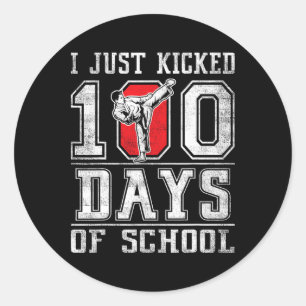 Adesivo Eu Acabei de Dar 100 Chutes Nos 100 Dias De Escola