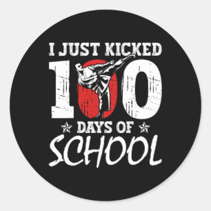 Adesivo Eu Acabei de Dar um Chute de 100 Dias de Karatê de