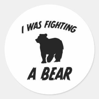 Adesivo Eu Estava Lutando Com Um Urso Engraçado Dizendo Re