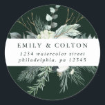 Adesivo Evergreen & Cotton Flowers Endereço de Retorno Ele<br><div class="desc">Este adesivo redondo apresenta verde de inverno pintado à mão,  flores de algodão com texturas de ouro e aquarela. Para personalização mais avançada deste design,  clique no link "personalizar mais". Itens correspondentes também estão disponíveis.</div>