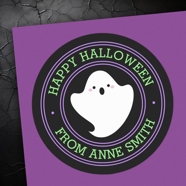 Adesivo Fantasma fofo Feliz Halloween com nome personaliza (Cute ghost Happy Halloween from custom name Classic Round Sticker)