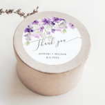 Adesivo Favor de casamento roxo de flores silvestres<br><div class="desc">Flores selvagens lilás púrpura de casamento a favor do Clássico Round Sticker Correspondência disponível.</div>
