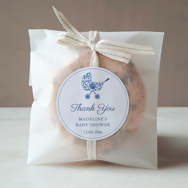 Adesivo Favorito do Chá de fraldas Branco Azul com Rolha C (Blue And White Chinoiserie Pattern Classic Buggy Baby Shower Favor Sticker)