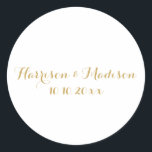 Adesivo Favoritos de casamento personalizados do Monograma<br><div class="desc">Casamento personalizado do Monograma Dourado Clássico Round Sticker personalizar texto de presente de casamento Favoritos de presente Clássico Round Sticker Cartas douradas,  fundo branco</div>