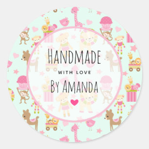 Adesivo Feita com amor, um padrão bonito com animais feli