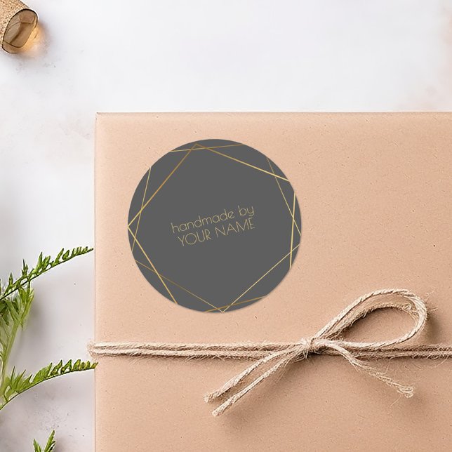 Adesivo Feito à mão com efeito dourado geométrico cinza (Handmade by grey geometric gold effect classic round sticker)