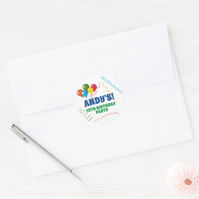 Adesivo Feliz aniversário colorido com balões (Envelope)