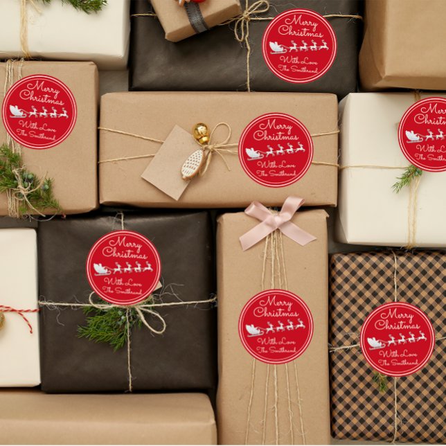 Adesivo Feliz Árvore de Natal Nome Red Silver Papais noeis (Merry Christmas Tree Name Red Silver Santa Sleigh Classic Round Sticker)