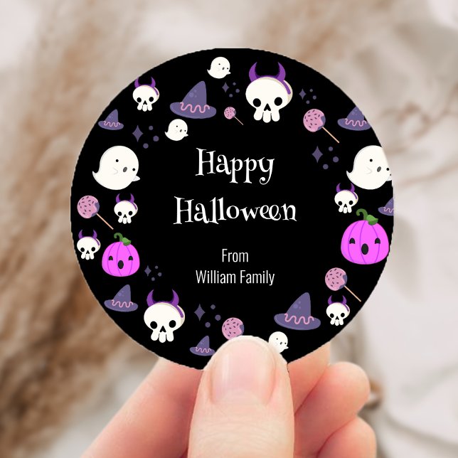 Adesivo Feliz Dia das Bruxas, Rosa e Roxo (Cute Pink and Purple Ghost Happy Halloween Classic Round Sticker)