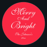 Adesivo Feliz E Letra Brilhante Nome Chic Red Christmas<br><div class="desc">Feliz E Letra Brilhante Nome Chic Red Christmas Classic Round Sticker. Clique em personalizar este modelo para personalizá-lo com o nome da família ou qualquer nome e o ano de forma rápida e fácil. O feliz e o Bright Script Name Chic Red Christmas Classic Round Sticker, faz parte da Coleção...</div>