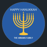 Adesivo Feliz Hanukkah Menorah<br><div class="desc">Pau clássico redondo feliz Hanukkah Menorah</div>