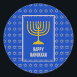 Adesivo FELIZ HANUKKAH Star David luz AZUL<br><div class="desc">Na moda festivo adesivos HANUKKAH com estrela prateada falsa de David como padrão de fundo. Parte da Coleção HANUKKAH de Designs Bereanos.</div>