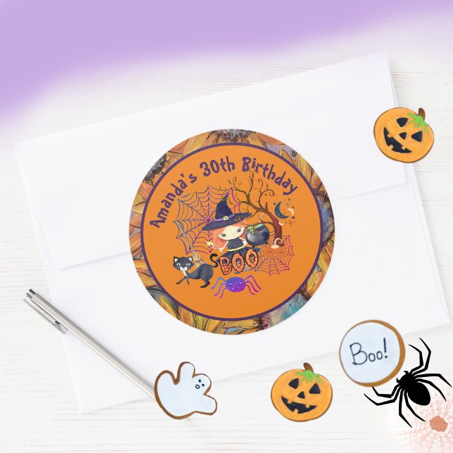 Adesivo Festa de aniversário de bruxas do Halloween Orange (Halloween Witch Birthday Party Orange Classic Round Sticker)