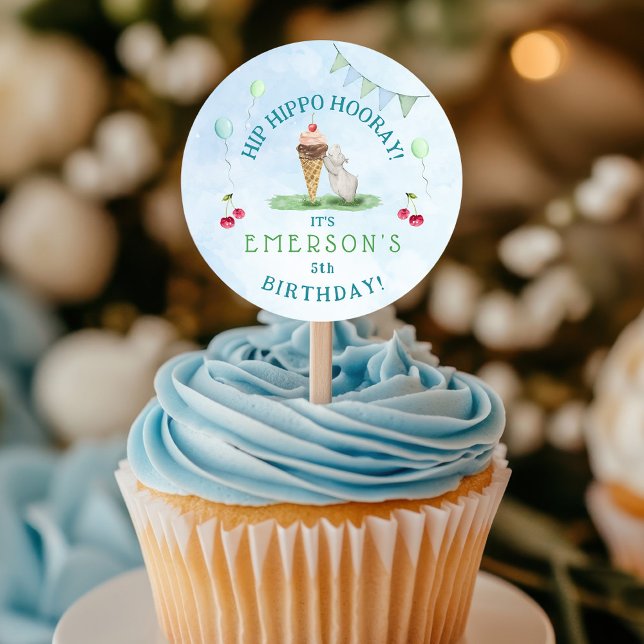Adesivo Festa de aniversário Hip Hippo Hooray (Round Hip Hippo Hooray Birthday Sticker being used as a cupcake topper)