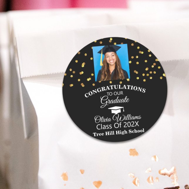 Adesivo Festa de formatura de Fotografias do Formando Conf (Gold Confetti Graduate Photo Graduation Party Classic Round Sticker)