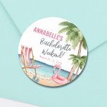 Adesivo Festa de solteira de praia tropical com aquarela<br><div class="desc">Vinheta redonda clássica de Festa de solteira tropical de praia com aquarelas. Um tema legal de praia aquarela com tons cor-de-rosa e cor-de-rosa, colocando a vibração para uma fuga de praia com a noiva e seus besties. De viagens à Flórida, Califórnia, ou até mesmo algo mais internacional como México, Havaí...</div>