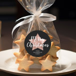 Adesivo Festivo Black Merry Christmas<br><div class="desc">Pau de Natal clássico de Natal de Preto Festivo</div>