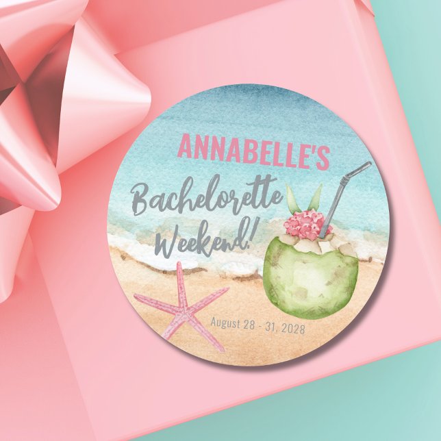 Adesivo Fim de Semana das Meninas Lindo Coquetel Festa de  (Cute Beach Bachelorette Party Weekend Cocktail Classic Round Sticker )