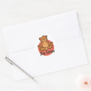 Adesivo Fique curioso Kawaii, urso marrom engraçado fazend