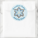 Adesivo Floco de Neve Hanukkah De Natal Feito Por Biscoito<br><div class="desc">Apresenta uma ilustração de cookie original. Simplesmente personalize com o nome do padeiro. Uma maneira divertida de dizer a todos que suas criações estão assentes de amor! Esta ilustração também está disponível em outros produtos. Não vê o que está procurando? Precisa de ajuda para a personalização? Entre em contato com...</div>