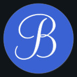 Adesivo Focas de envelopes azuis e brancos monogramas escu<br><div class="desc">Coloque o toque final nos convites de casamento, cartões salve a data ou outra correspondência com estes selos de envelope personalizados. Você também pode usá-los como etiquetas de favoritos de casamento ou etiquetas de presentes. Este adesivo de casamento apresenta um monograma branco num fundo azul escuro. Você pode adicionar facilmente...</div>