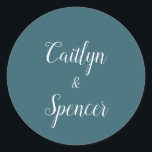 Adesivo Focos de Envelope de Casamento Branca e Teal Elega<br><div class="desc">Estas selas elegantes e brancas de envelope são perfeitas para um casamento moderno. Personalize o rótulo com os nomes da noiva e do noivo.</div>