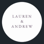 Adesivo Focos de Envelope de Casamento Moderno de Púrpura<br><div class="desc">Este selo/adesivo do envelope do casamento apresenta um fundo púrpura minimalista com texto branco. Totalmente personalizável com seus nomes e cor de fundo. Para personalização mais detalhada,  clique no link "Clique para personalizar mais". Itens de suíte de casamento correspondentes também estão disponíveis nesta coleção.</div>
