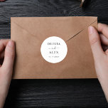 Adesivo Focos de Envelope de Casamento Negro e Branco<br><div class="desc">Os selos de envelopes personalizados de casamento preto-e-branco fazem uma atividade familiar de excelente. Personalize este design gráfico digital com suas informações. Faz um excelente presente de casamento.</div>