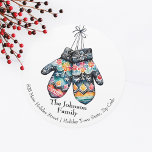 Adesivo Folk Winter Mittens Christmas Return Endereço<br><div class="desc">Esta encantadora etiqueta de endereço de volta de Natal redondo apresenta um encantador par de luvas de inverno adornadas com intrincados padrões populares e cores festivas como vermelho, azul, amarelo e verde. As luvas são decoradas com flocos de neve, corações e designs geométricos, evocando um senso de calor e alegria...</div>