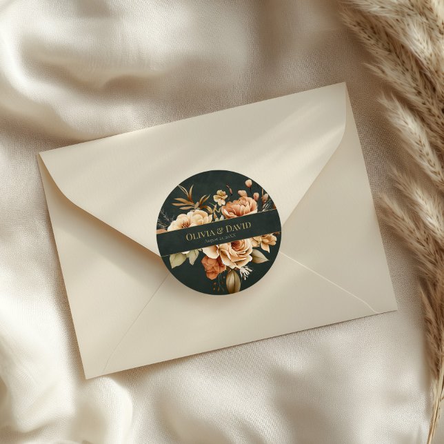 Adesivo Forest Witch Green Floral Wedding Round Sticker (Forest Witch Green Floral Wedding Round Sticker on an elegant wedding envelope)